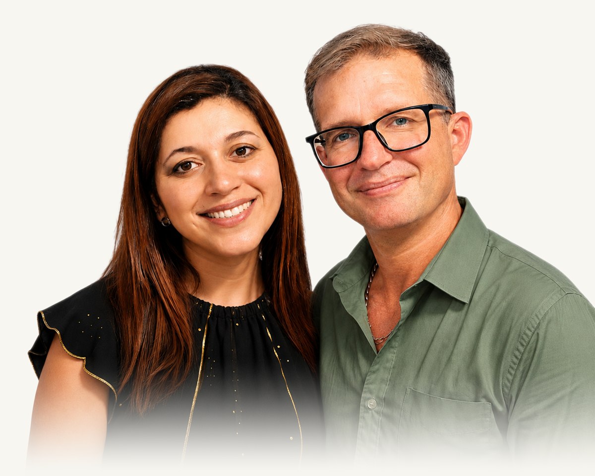 Retrato de Igor y Elizabeth Brediks, fundadores de Bredmart Solutions.
